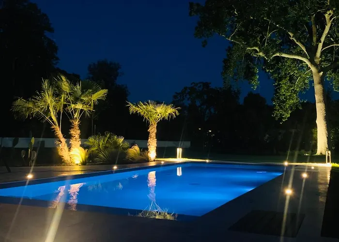 Couette-café Les De La Varenne - D'hôtes 3*