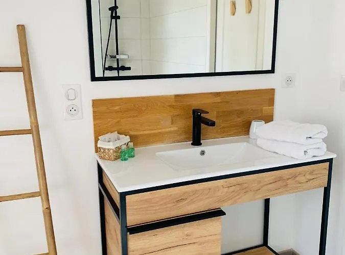 Couette-café Les De La Varenne - D'hôtes 3*